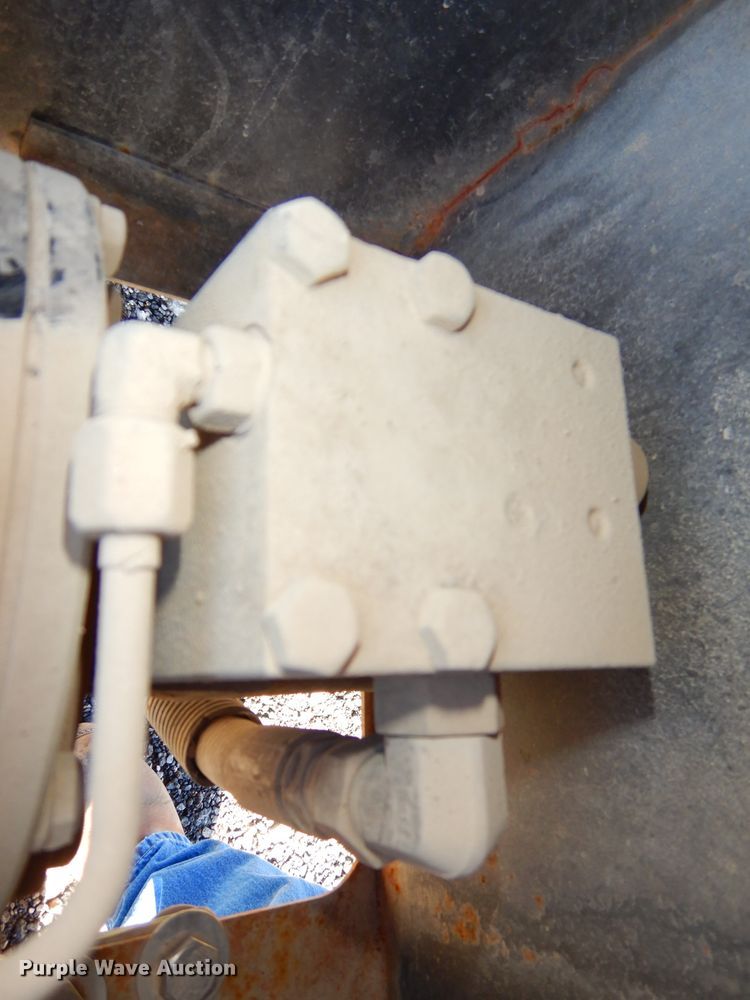 image for item DH4349 2006 Chevrolet C7500  bucket truck