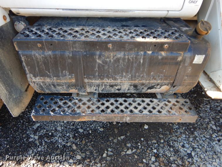 image for item DH4349 2006 Chevrolet C7500  bucket truck