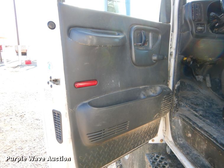 image for item DH4349 2006 Chevrolet C7500  bucket truck