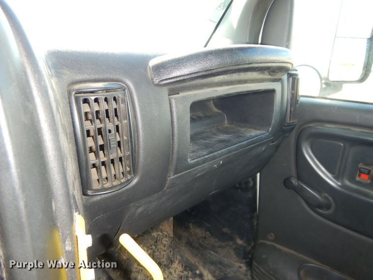 image for item DH4349 2006 Chevrolet C7500  bucket truck