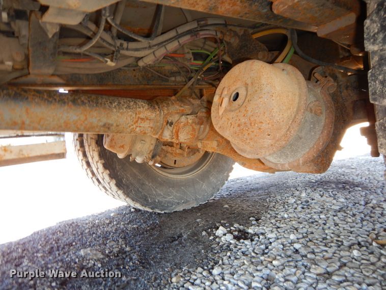 image for item DH4349 2006 Chevrolet C7500  bucket truck