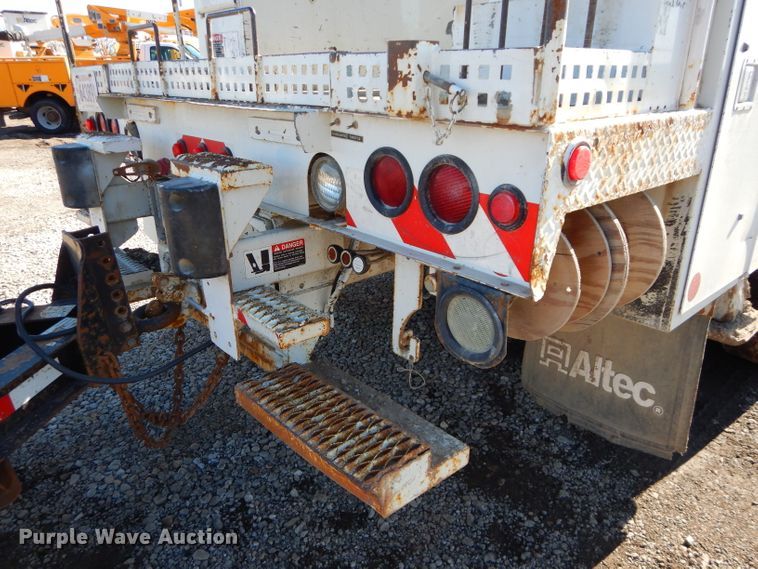 image for item DH4349 2006 Chevrolet C7500  bucket truck