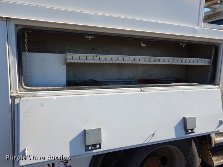 image for item DH4349 2006 Chevrolet C7500  bucket truck