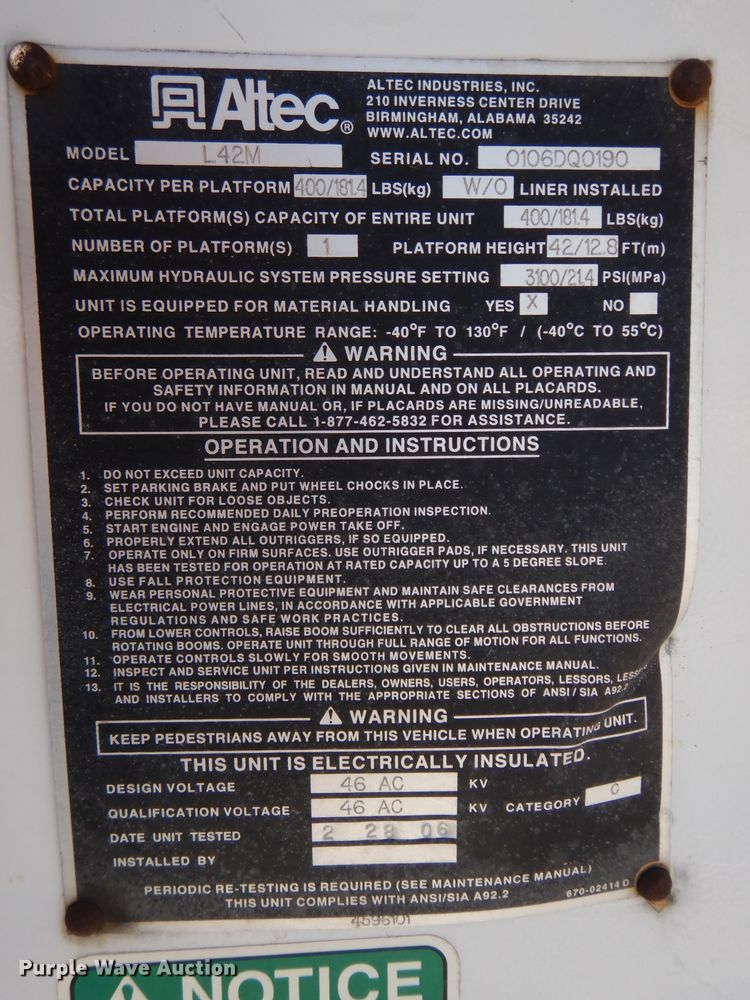 image for item DH4349 2006 Chevrolet C7500  bucket truck