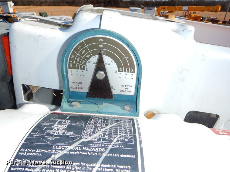 image for item DH4349 2006 Chevrolet C7500  bucket truck