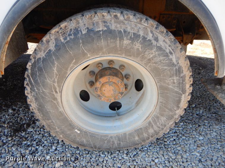 image for item DH4349 2006 Chevrolet C7500  bucket truck