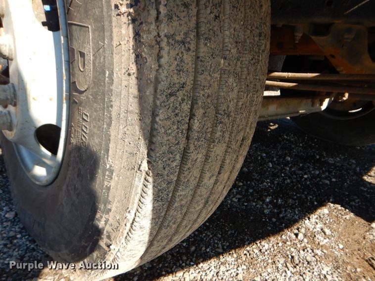 image for item DH4349 2006 Chevrolet C7500  bucket truck