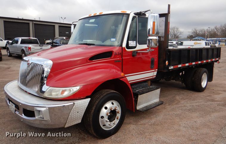 image for item DJ0367 2009 International 4300  dump truck