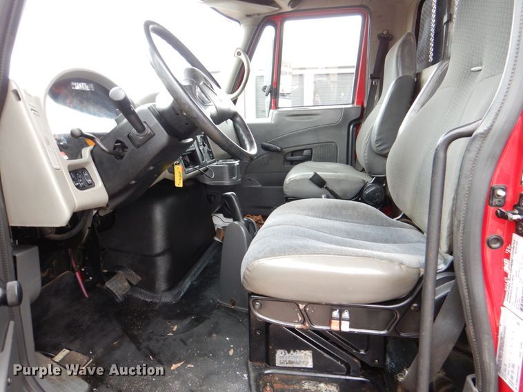 image for item DJ0367 2009 International 4300  dump truck