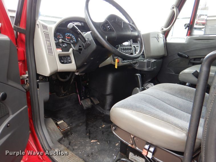 image for item DJ0367 2009 International 4300  dump truck