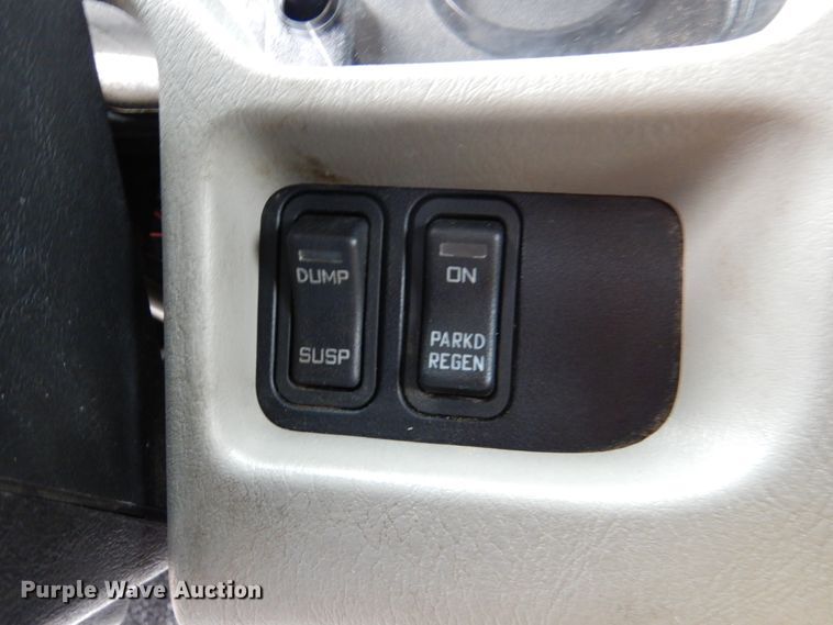 image for item DJ0367 2009 International 4300  dump truck