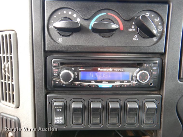 image for item DJ0367 2009 International 4300  dump truck