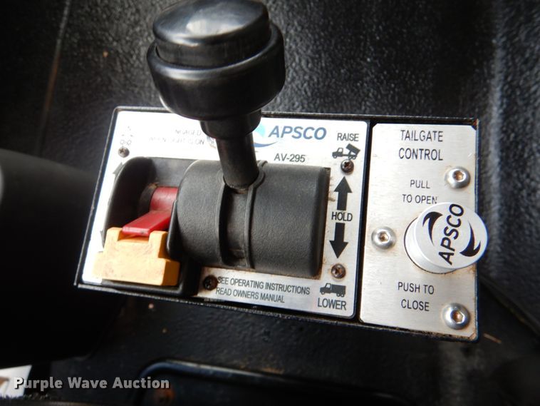 image for item DJ0367 2009 International 4300  dump truck