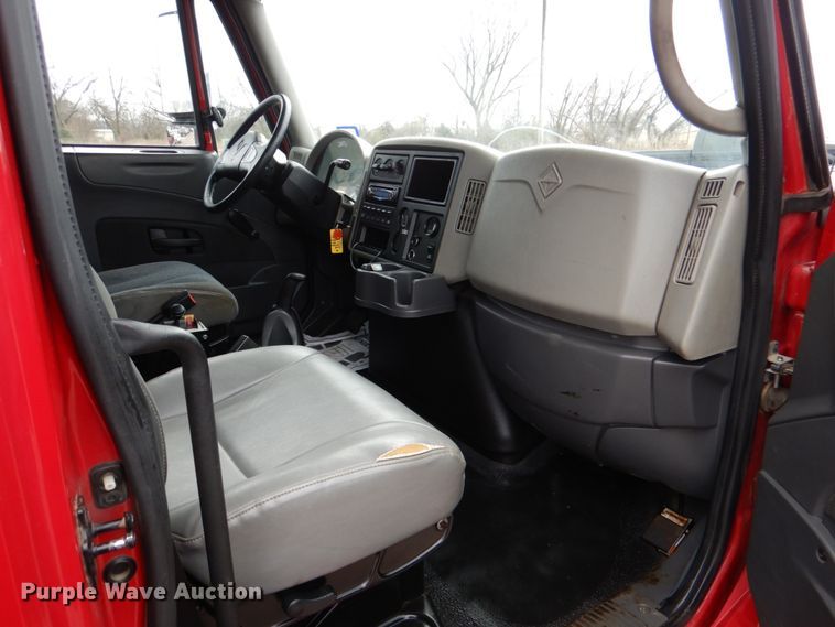 image for item DJ0367 2009 International 4300  dump truck