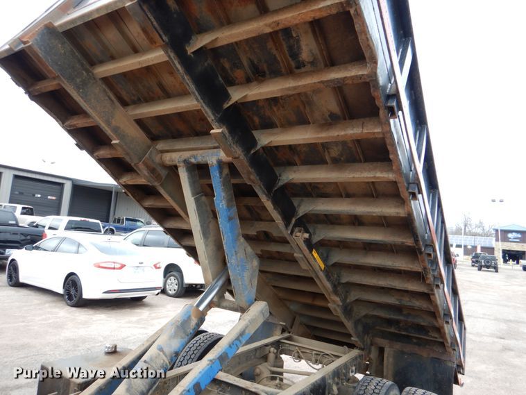 image for item DJ0367 2009 International 4300  dump truck