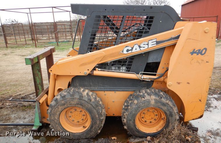 image for item DJ0369 2005 Case 440  skid steer loader