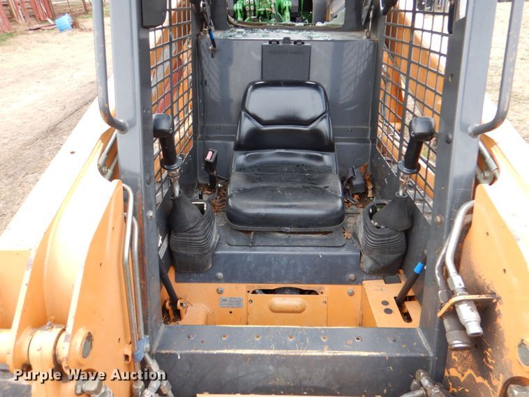 image for item DJ0369 2005 Case 440  skid steer loader