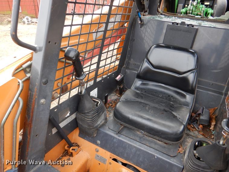 image for item DJ0369 2005 Case 440  skid steer loader