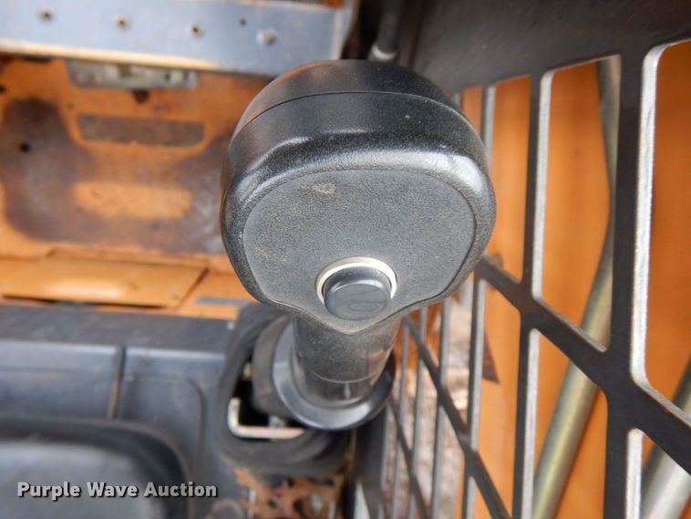 image for item DJ0369 2005 Case 440  skid steer loader