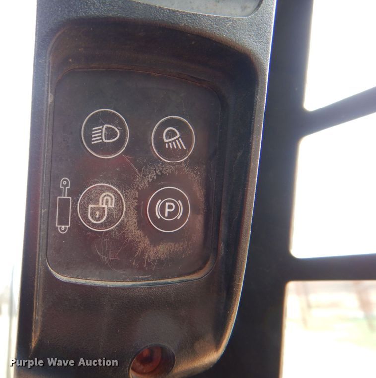 image for item DJ0369 2005 Case 440  skid steer loader