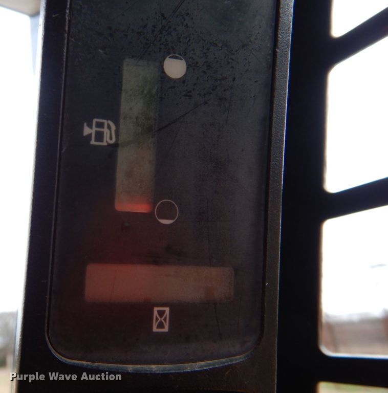 image for item DJ0369 2005 Case 440  skid steer loader