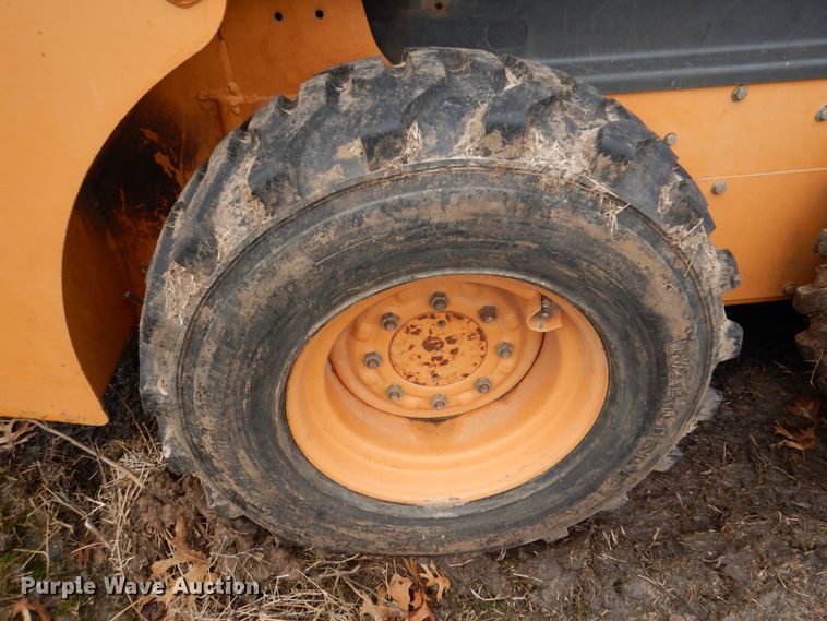 image for item DJ0369 2005 Case 440  skid steer loader