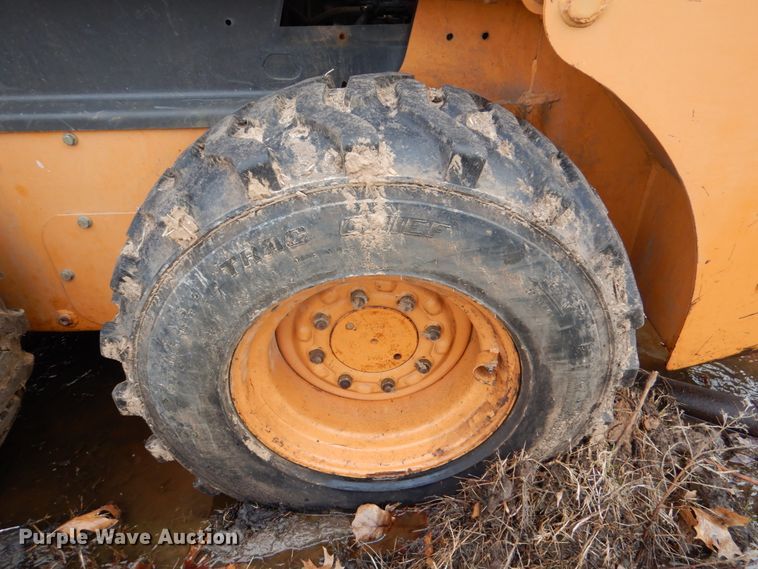 image for item DJ0369 2005 Case 440  skid steer loader