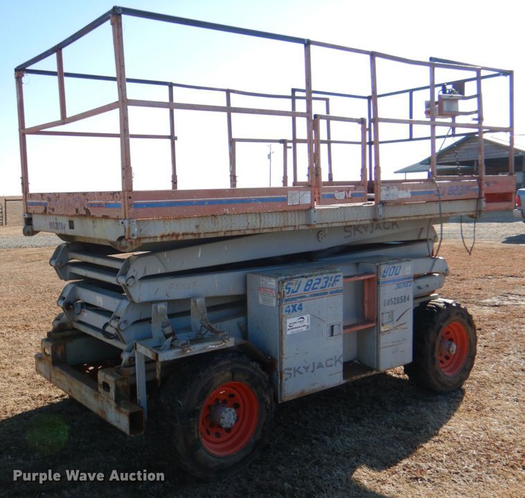 image for item DJ0372 1996 Skyjack SJ8231F  scissor lift