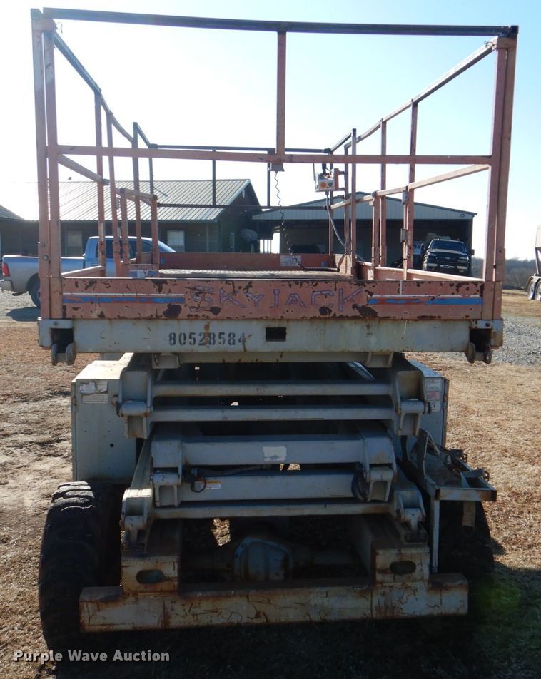 image for item DJ0372 1996 Skyjack SJ8231F  scissor lift