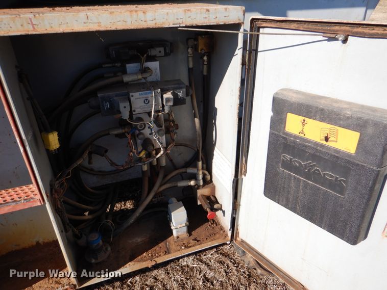 image for item DJ0372 1996 Skyjack SJ8231F  scissor lift