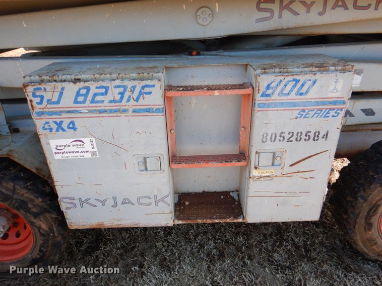 image for item DJ0372 1996 Skyjack SJ8231F  scissor lift