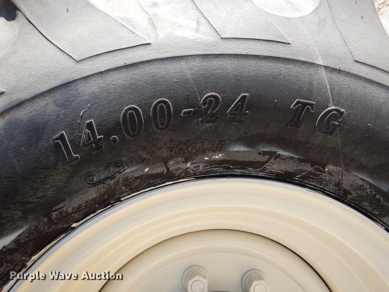 image for item DJ0761 2008 Ingersoll Rand VR-1044C  telehandler