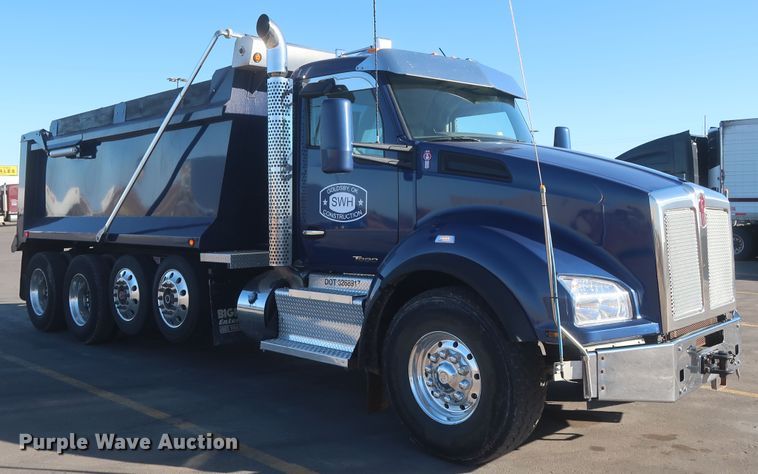 image for item DJ1824 2015 Kenworth T880  dump truck
