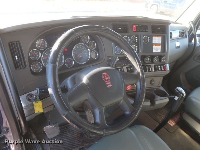 image for item DJ1824 2015 Kenworth T880  dump truck