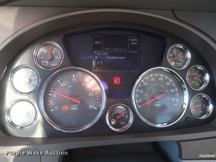 image for item DJ1824 2015 Kenworth T880  dump truck