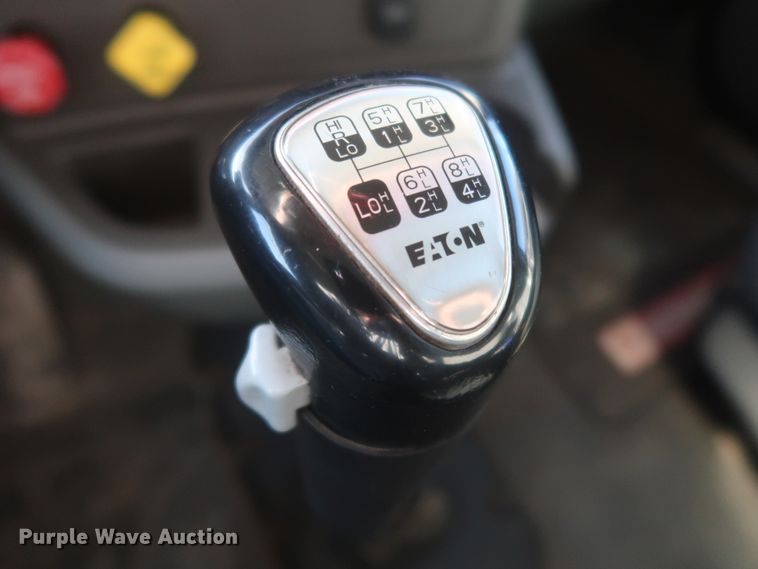 image for item DJ1824 2015 Kenworth T880  dump truck