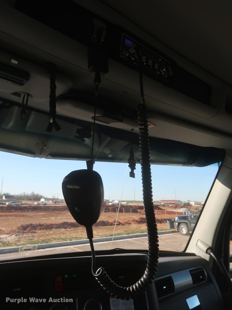 image for item DJ1824 2015 Kenworth T880  dump truck