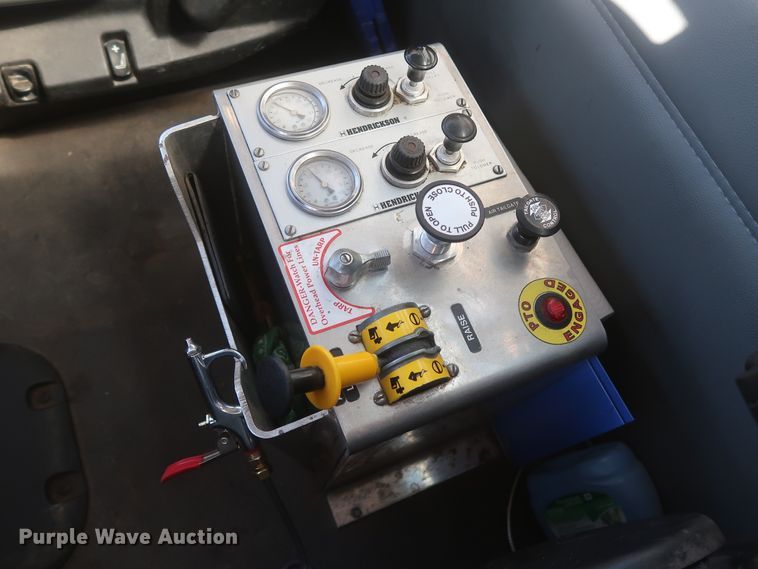 image for item DJ1824 2015 Kenworth T880  dump truck