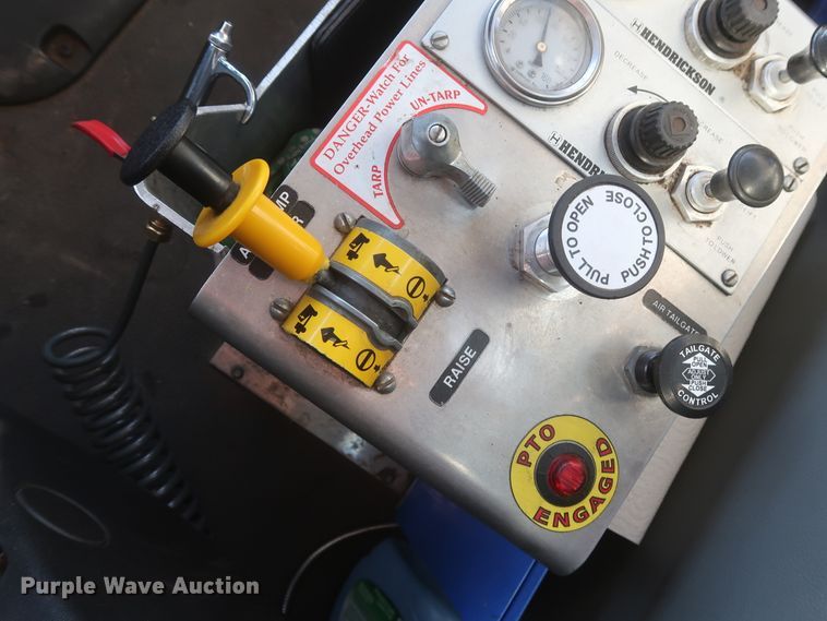 image for item DJ1824 2015 Kenworth T880  dump truck