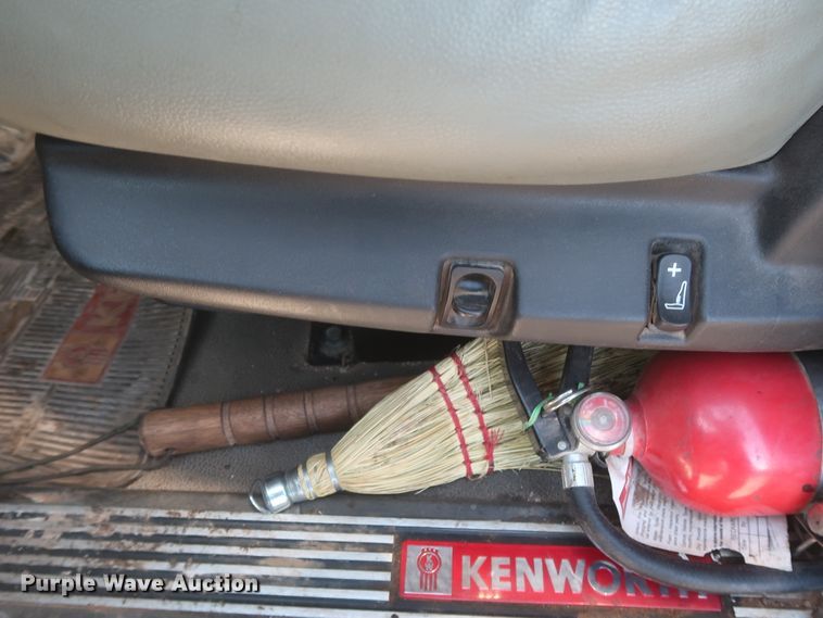 image for item DJ1824 2015 Kenworth T880  dump truck