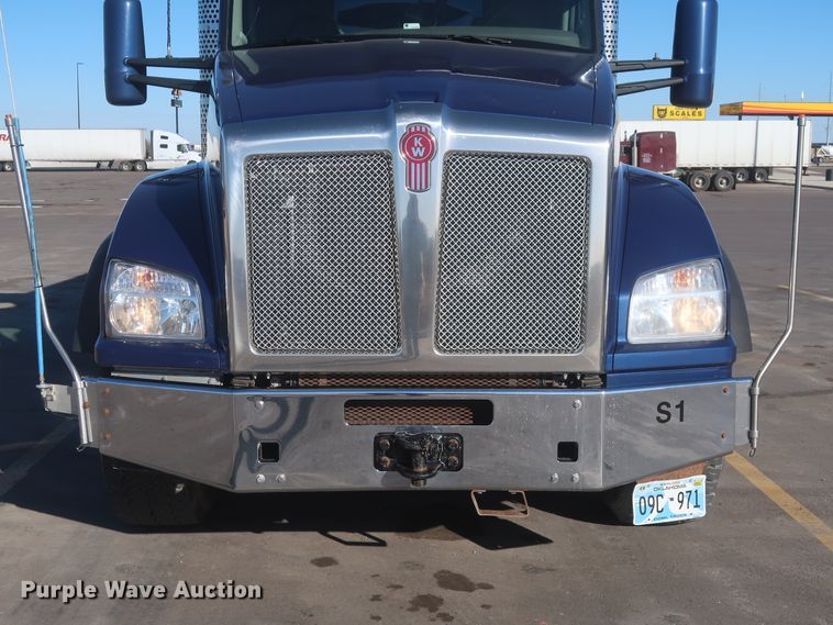 image for item DJ1824 2015 Kenworth T880  dump truck