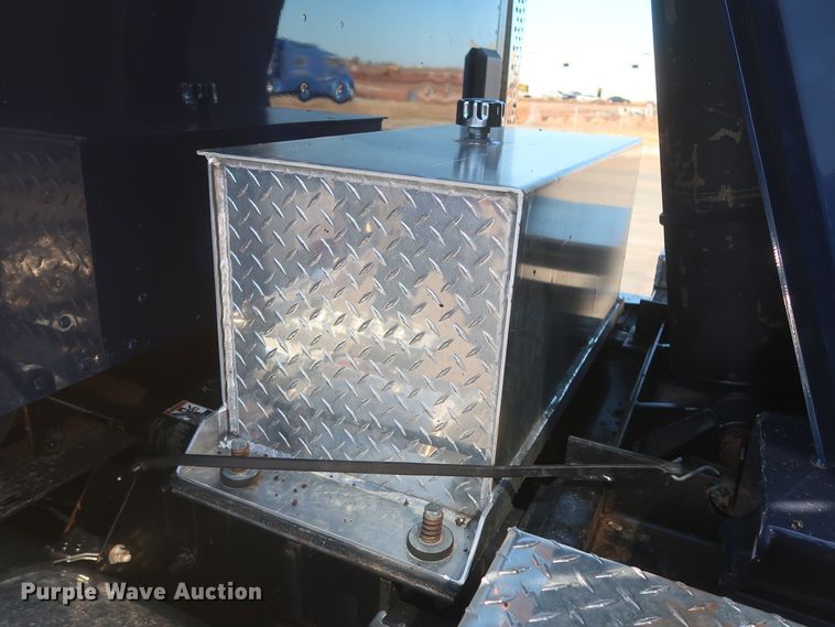 image for item DJ1824 2015 Kenworth T880  dump truck