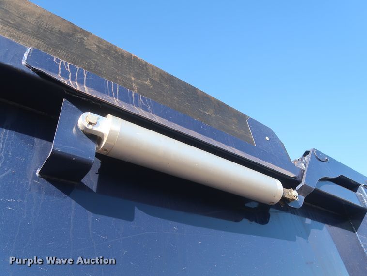 image for item DJ1824 2015 Kenworth T880  dump truck