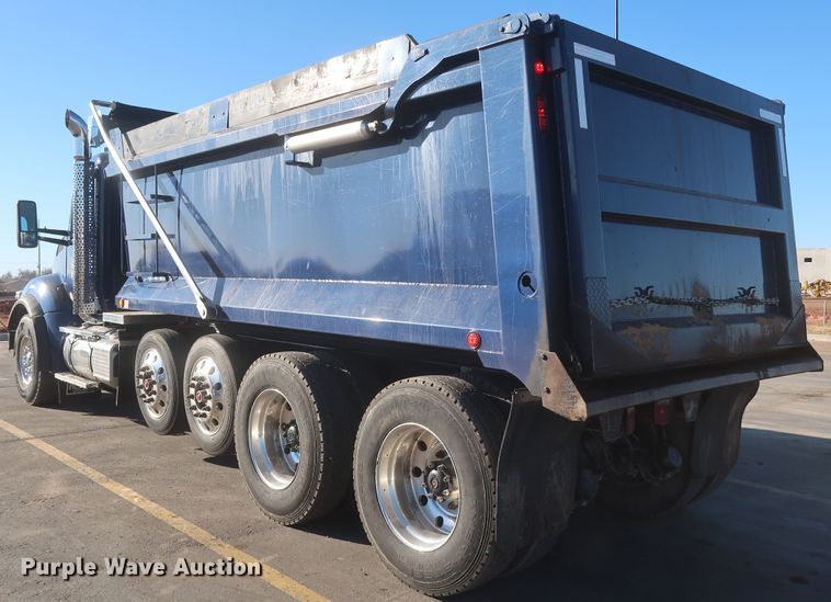 image for item DJ1824 2015 Kenworth T880  dump truck