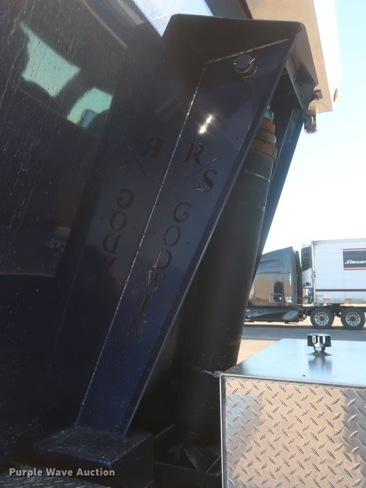 image for item DJ1824 2015 Kenworth T880  dump truck