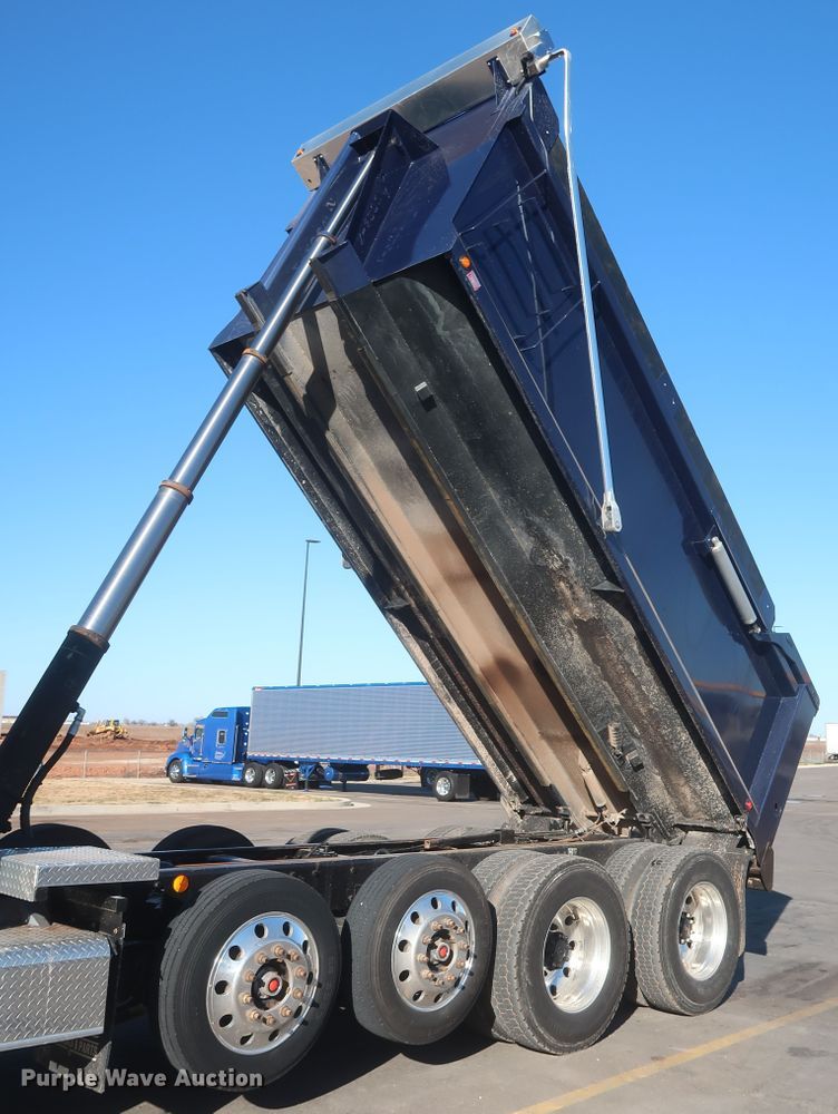 image for item DJ1824 2015 Kenworth T880  dump truck