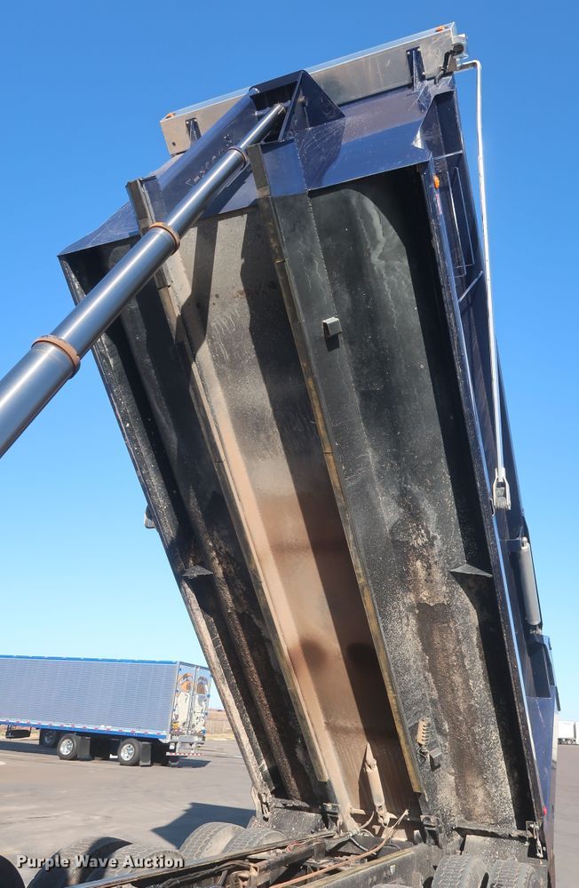 image for item DJ1824 2015 Kenworth T880  dump truck