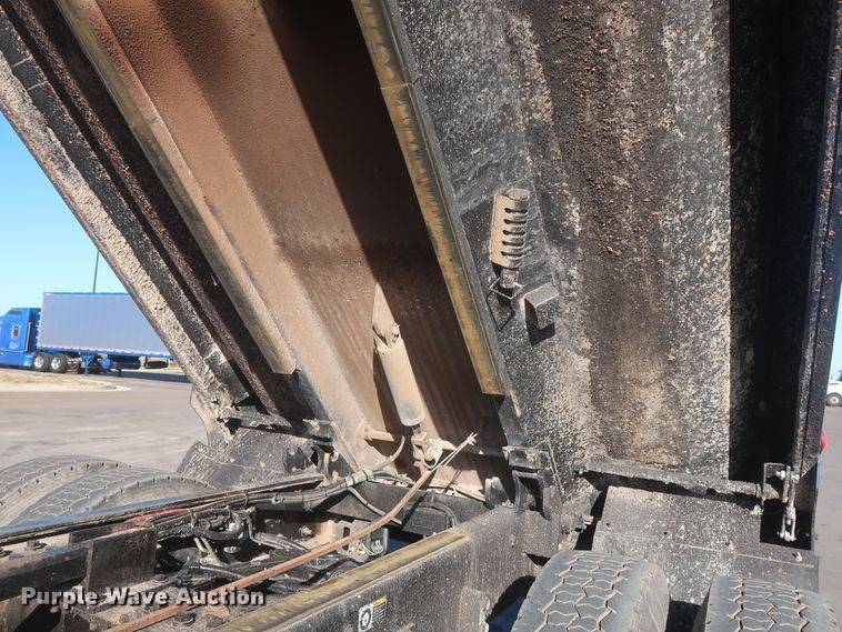 image for item DJ1824 2015 Kenworth T880  dump truck