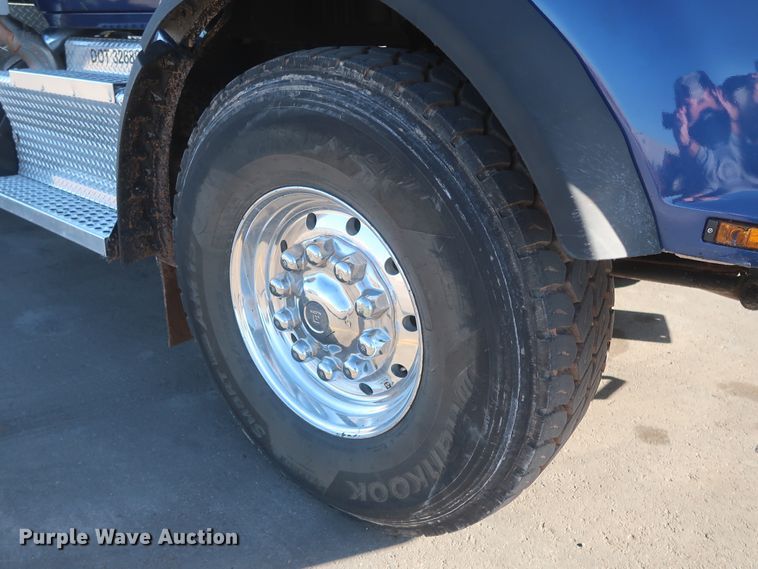 image for item DJ1824 2015 Kenworth T880  dump truck