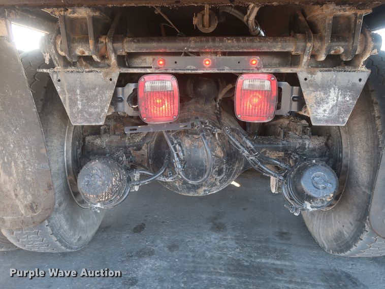 image for item DJ1824 2015 Kenworth T880  dump truck